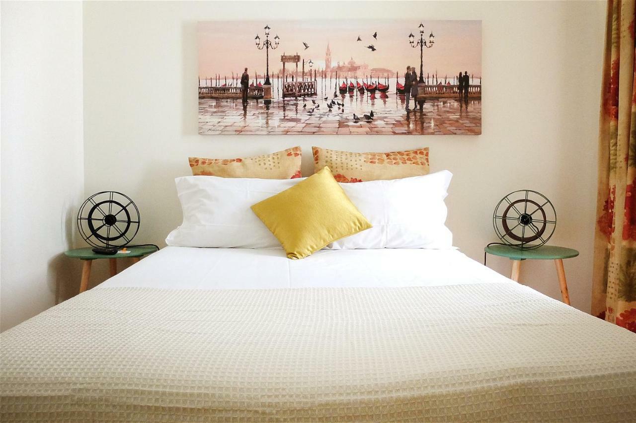 Family House Hostel Aveiro Luaran gambar